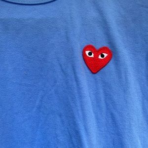 - Comme des Garçons PLAY medium tee